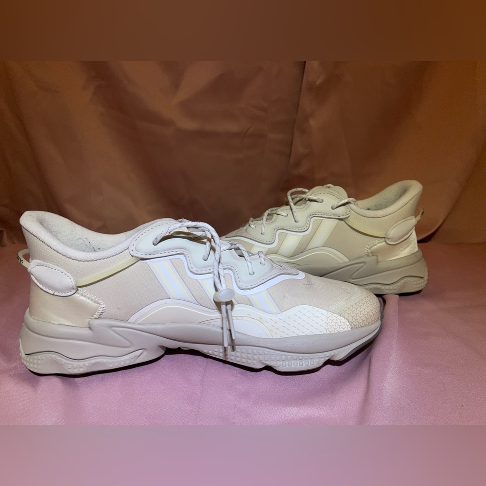 adidas Men’s Ozweego Sneakers - Picture 7 of 9